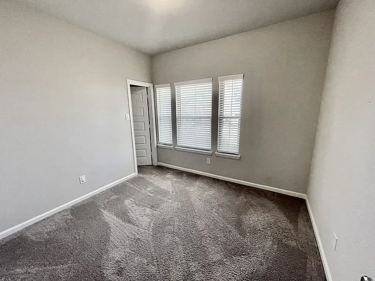113 Arrow Wood Rd — Photo 7