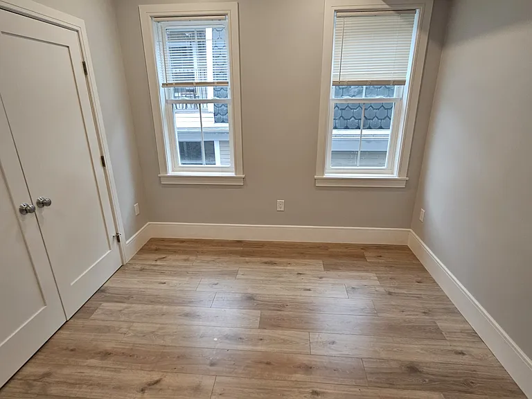 124 Kenrick St — Photo 4