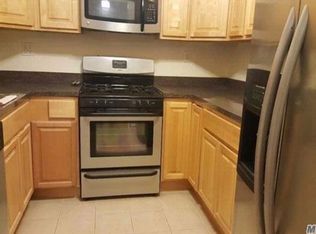 4224 190th St, Flushing, NY 11358