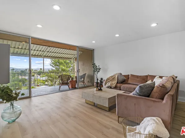 4553 Don Ricardo Dr, Los Angeles, CA 90008