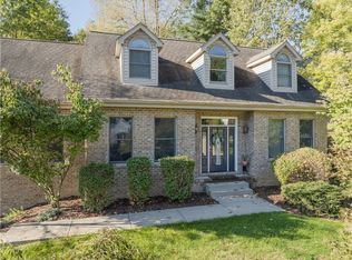122 Hunter Dr, Cranberry Township, PA 16066