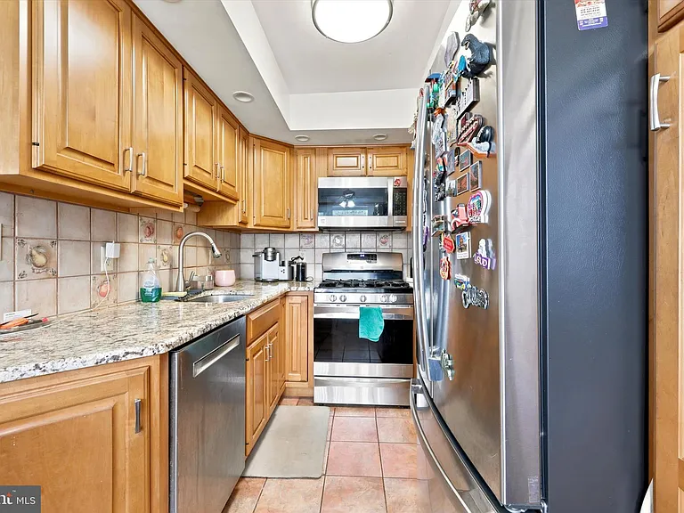527 Lee Rd — Photo 3