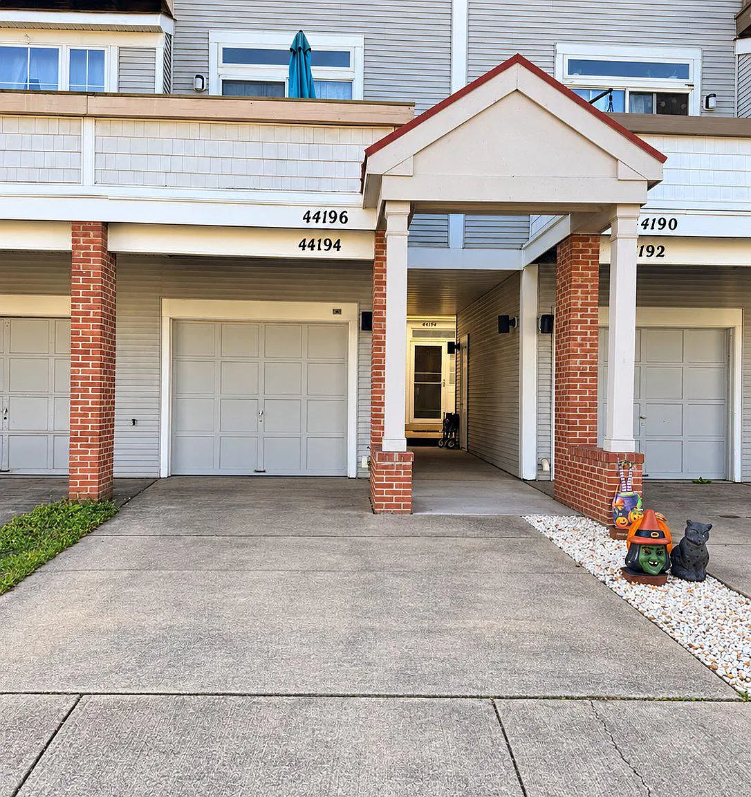 3 bed, 2.5 bath, 1466 sqft, $3,000 — Photo 1