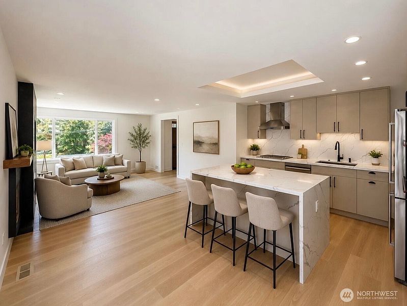 5th image of 3803 29th Avenue W