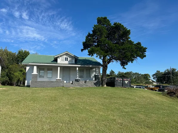 306 S Coblake St, Apache, OK 73006