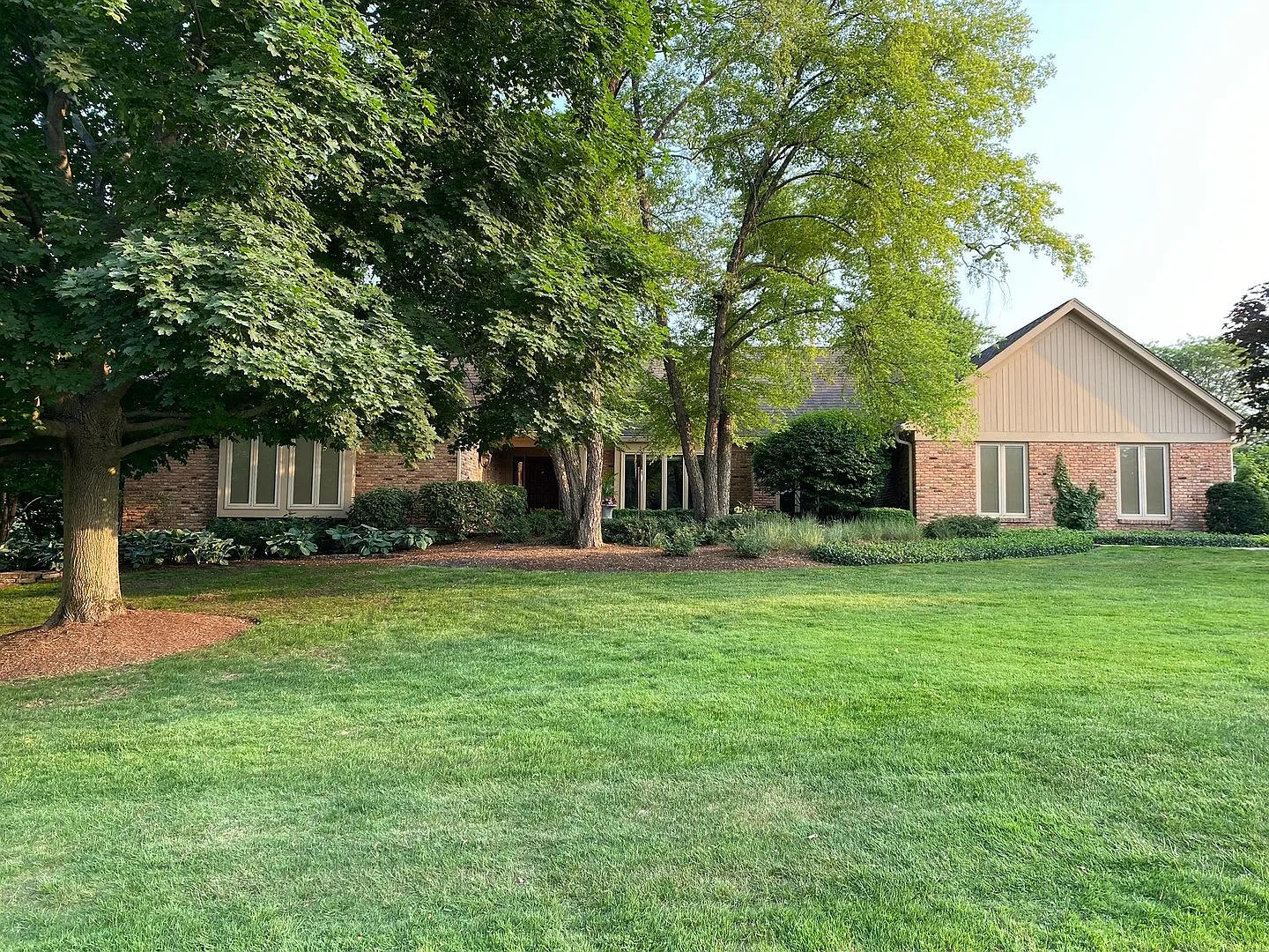 685 Skye Ln photo 1