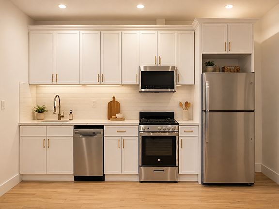 4th image of 47 W 55th St #5F