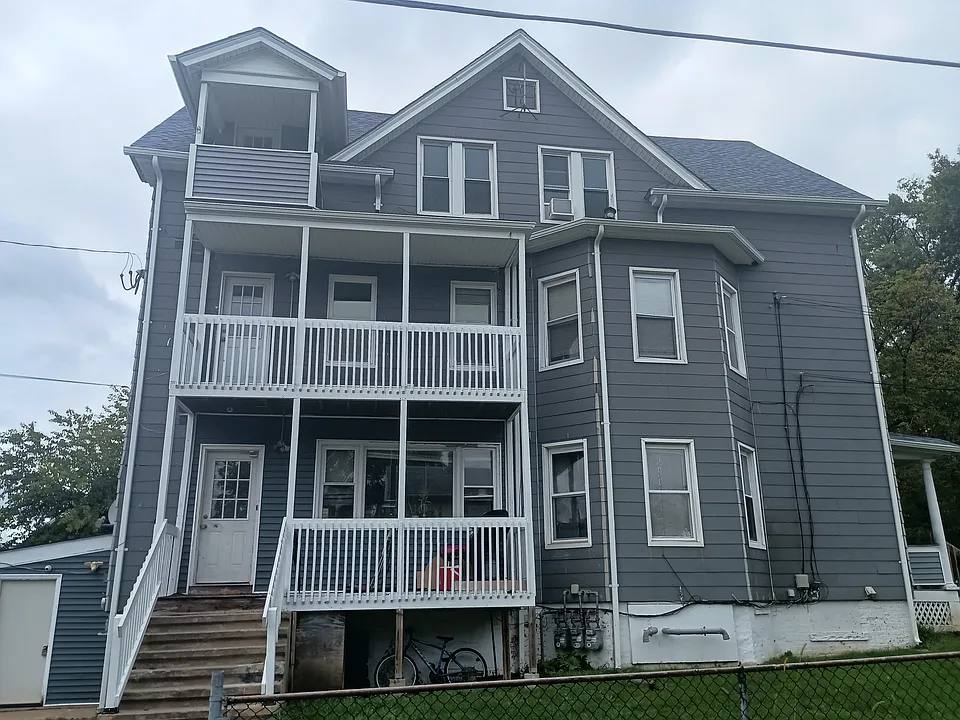 133 Smalley St #2