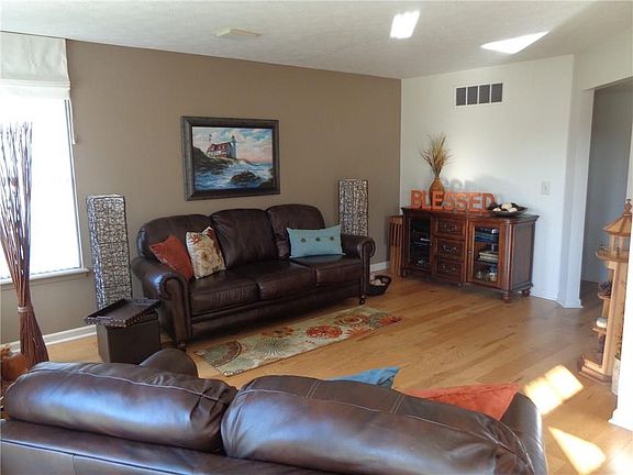 3rd image of 5512 Cherry Blossom Ct