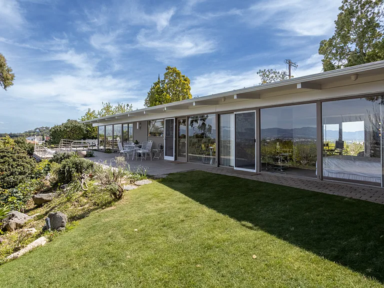 Longbow Dr — Photo 30