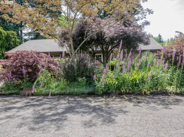 17758 SE Washington St, Portland, OR 97233