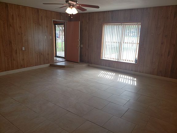 5th image of 1904 W University Blvd