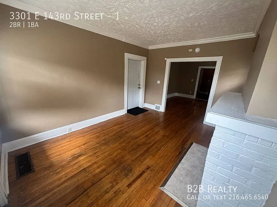 Charming 2-Bedroom Property in Prime Location — Photo 3
