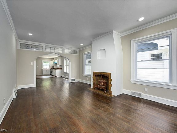 5th image of 2025 W 91st St