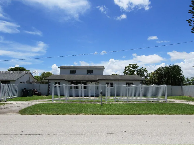 11460 SW 224th St — Photo 3