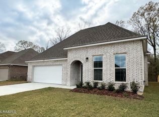 304 Rose Of Sharon Ln, Lafayette, LA 70508
