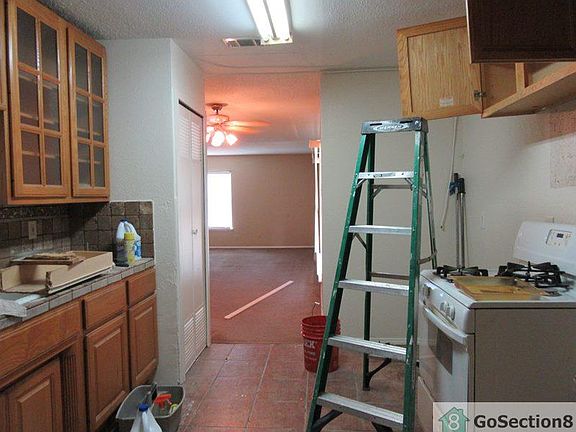 5th image of 702 Longleaf St