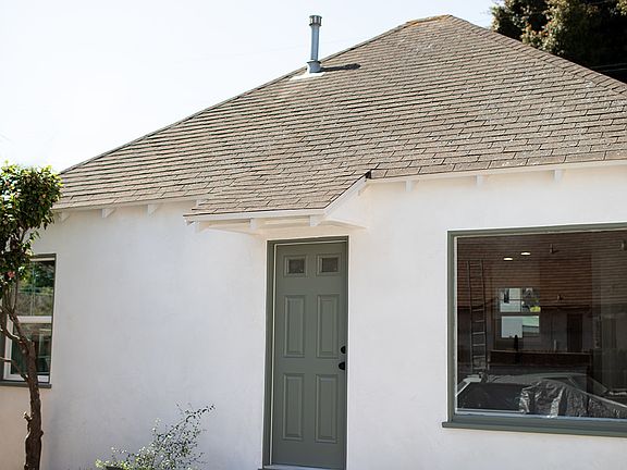 2nd image of 628 E Tunnell St
