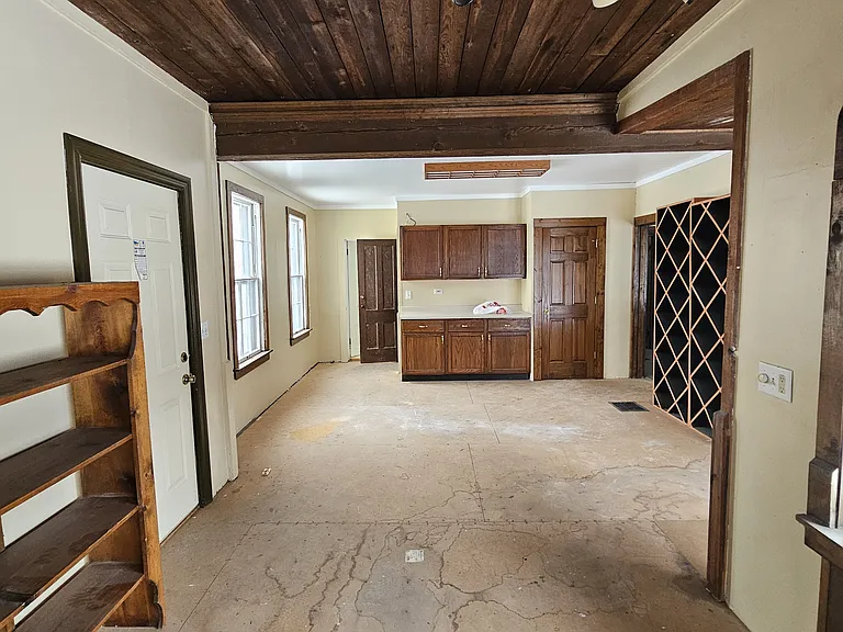320 S State St — Photo 15