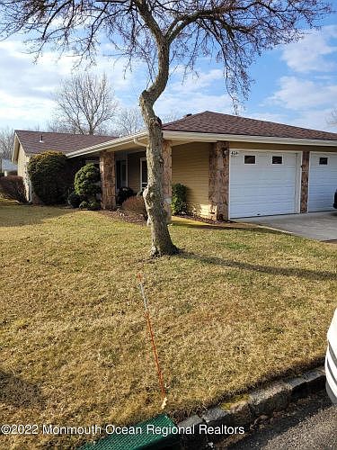 1st image of 404A Metuchen Dr