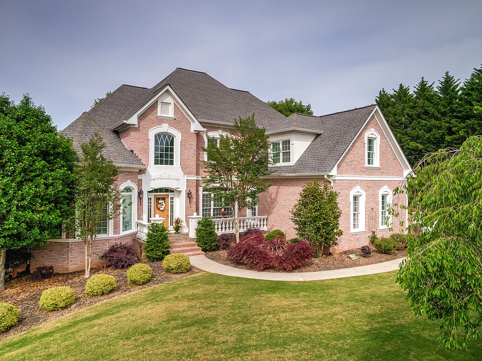 Beautiful home on 1.8 acres!