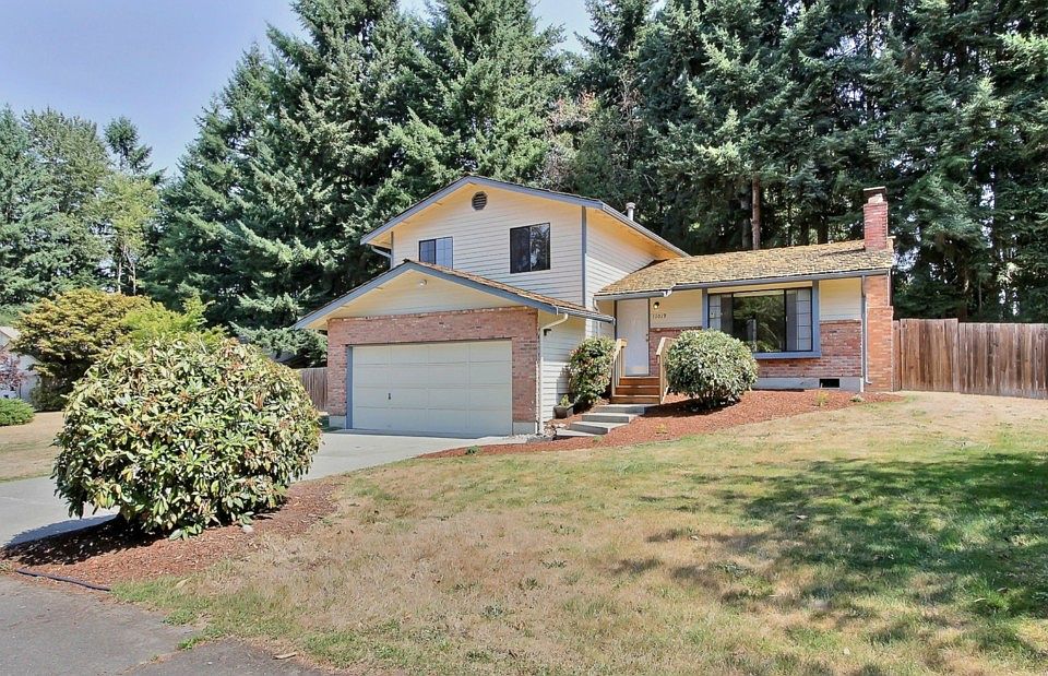 1st image of 11019 73rd Ave E