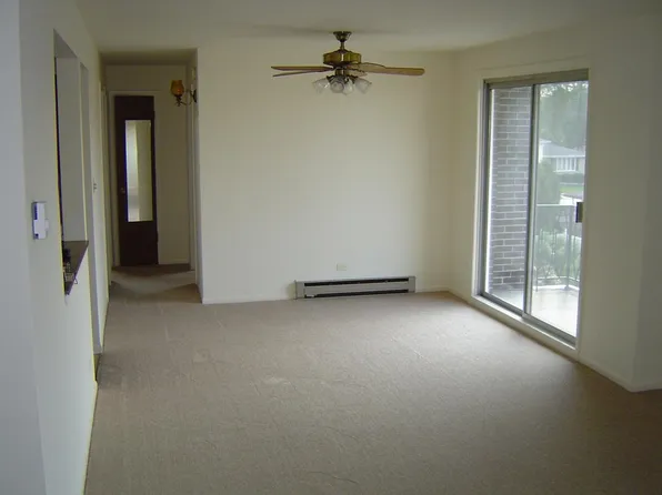 10600 S Kilpatrick Ave #2A, Oak Lawn, IL 60453