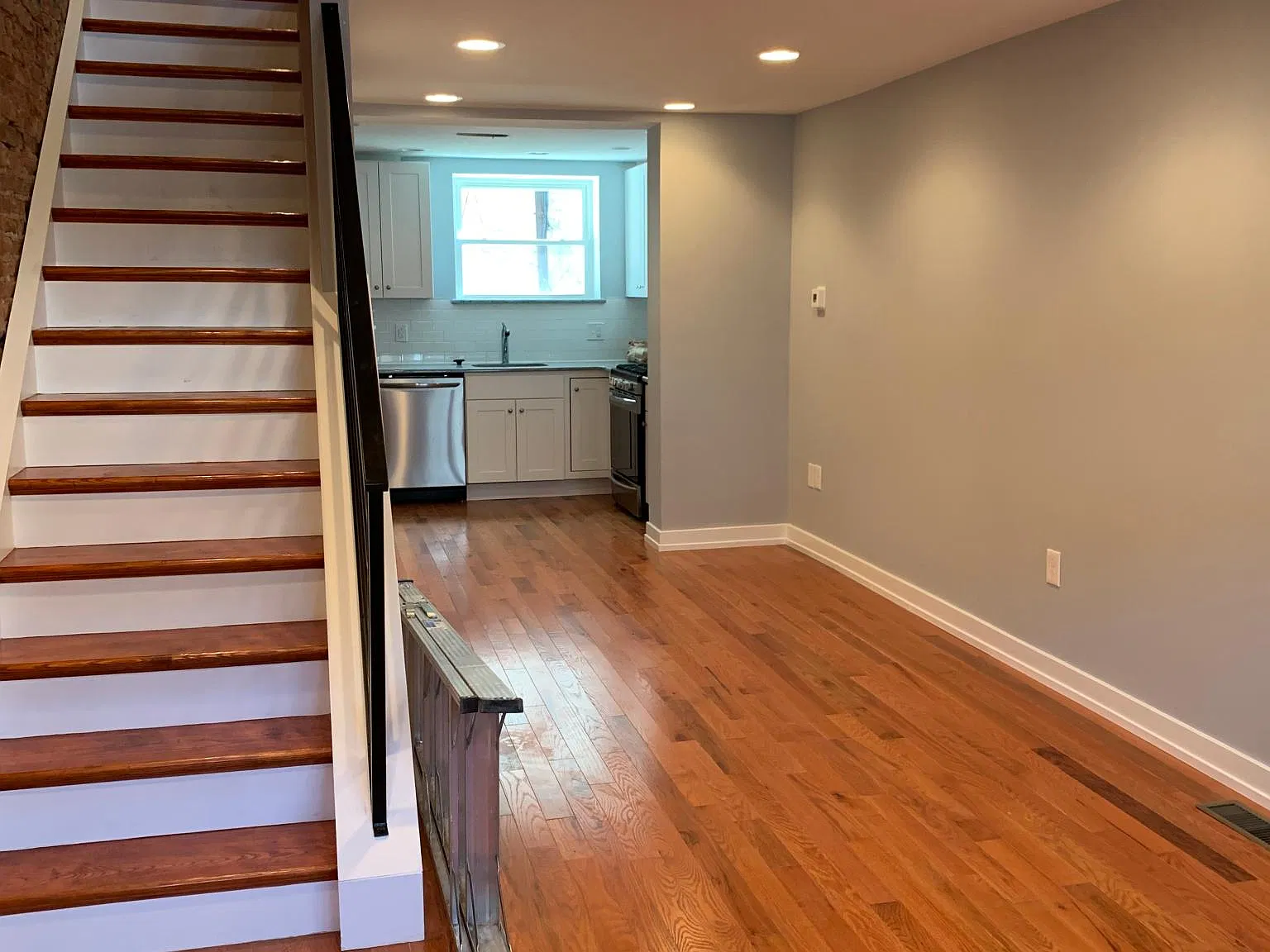 2 bed, 1.5 bath, 1000 sqft, $2,500 — Photo 2