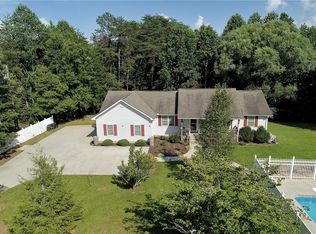 116 Brittwood Dr, Dahlonega, GA 30533