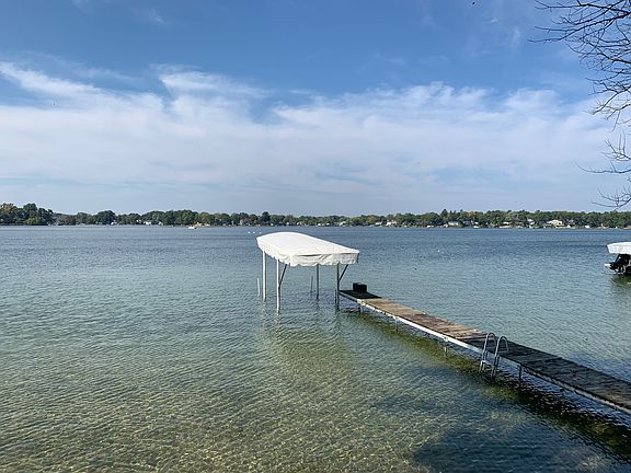 3rd image of 378 Country Club Dr