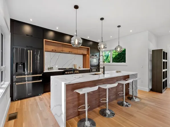 445 Massachusetts Ave #B, Lexington, MA 02420