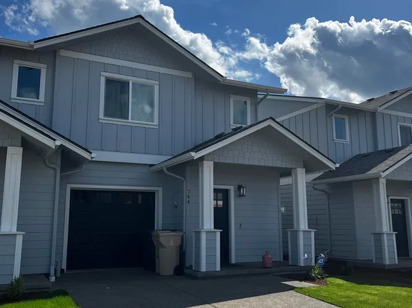 744 Periander Way, Harrisburg, OR 97446
