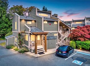 3295 Island Hwy W #202, Qualicum Beach, BC V9K2C6