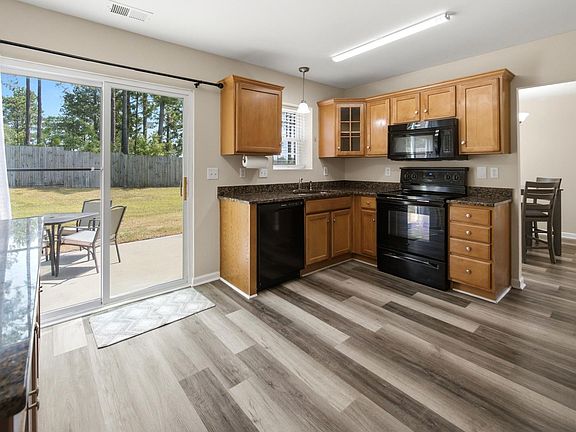 4th image of 213 Riglaw Cir