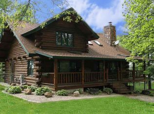 582 Pease Rd, Pardeeville, WI 53954