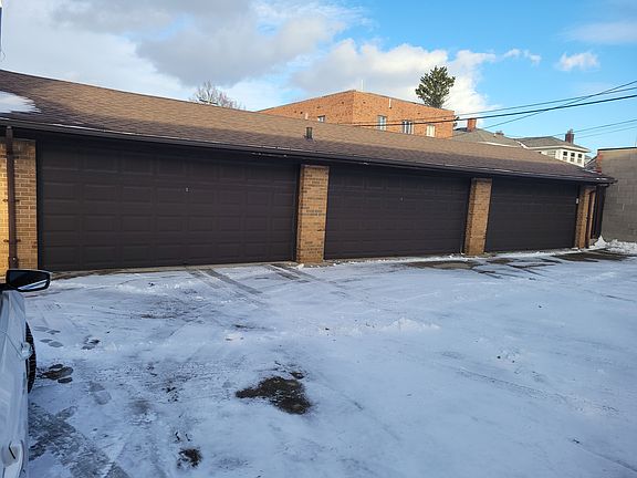 5th image of 17730 Lakeshore Blvd APT 2