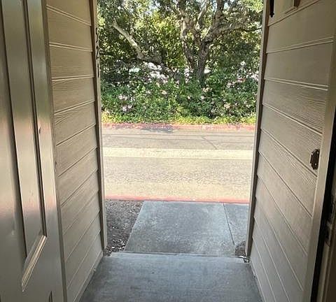 2nd image of 521 Mission Boulevard