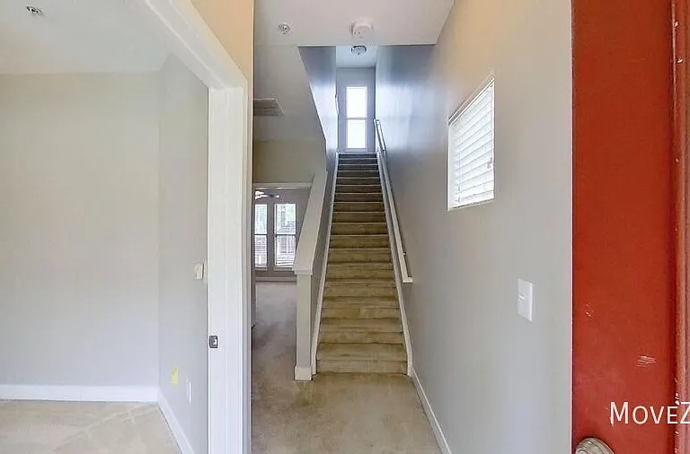 827 Seigle Point Dr — Photo 43