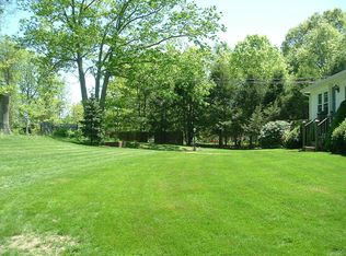 152 N Bride Brook Rd, East Lyme, CT 06333