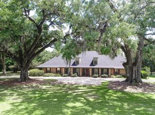 216 Interlaken Dr, New Iberia, LA 70563