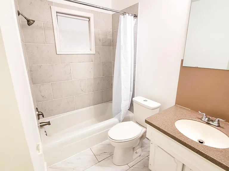480 Zahn Dr #2 — Photo 13