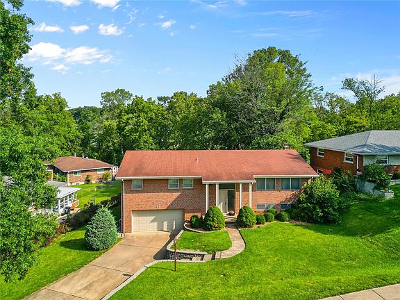 4th image of 9651 Hartsdale Dr