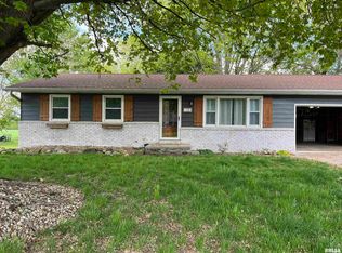 16 Bay Shore Dr, Lacon, IL 61540