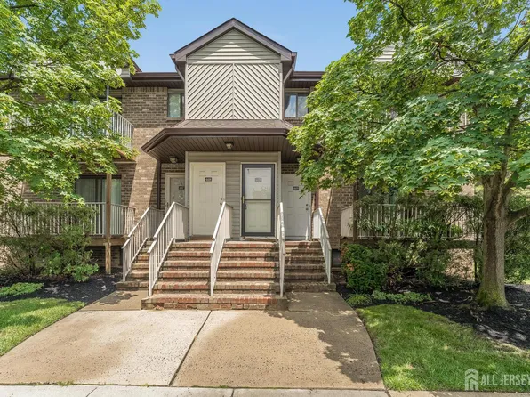 4420 Birchwood Ct, North Brunswick, NJ 08902