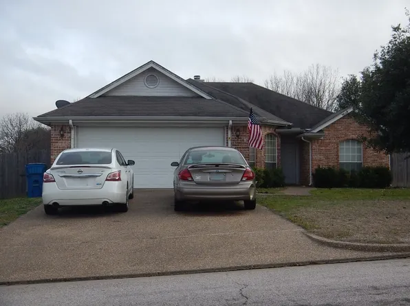 613 Pebble Creek Dr, Hewitt, TX 76643