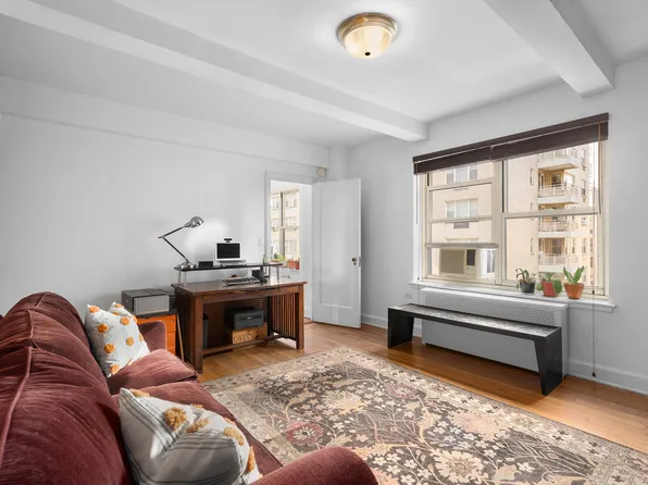 400 East 52nd Street 7A image 1 of 8