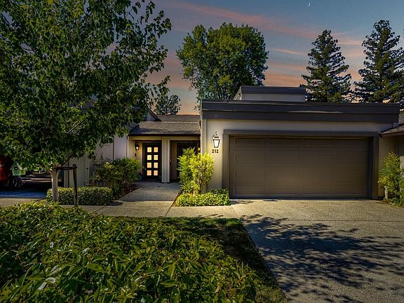 2nd image of 212 Altura Vis
