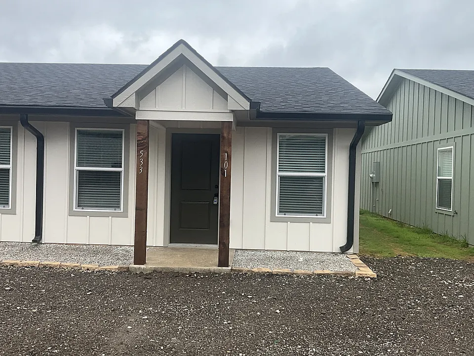 533 Bradburn Rd #101