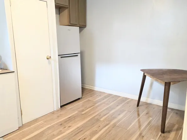 265 18th Street image 4 of 10