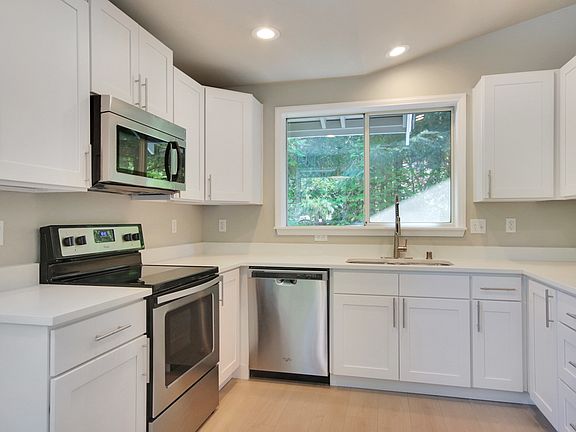 3rd image of 18706 65th St E